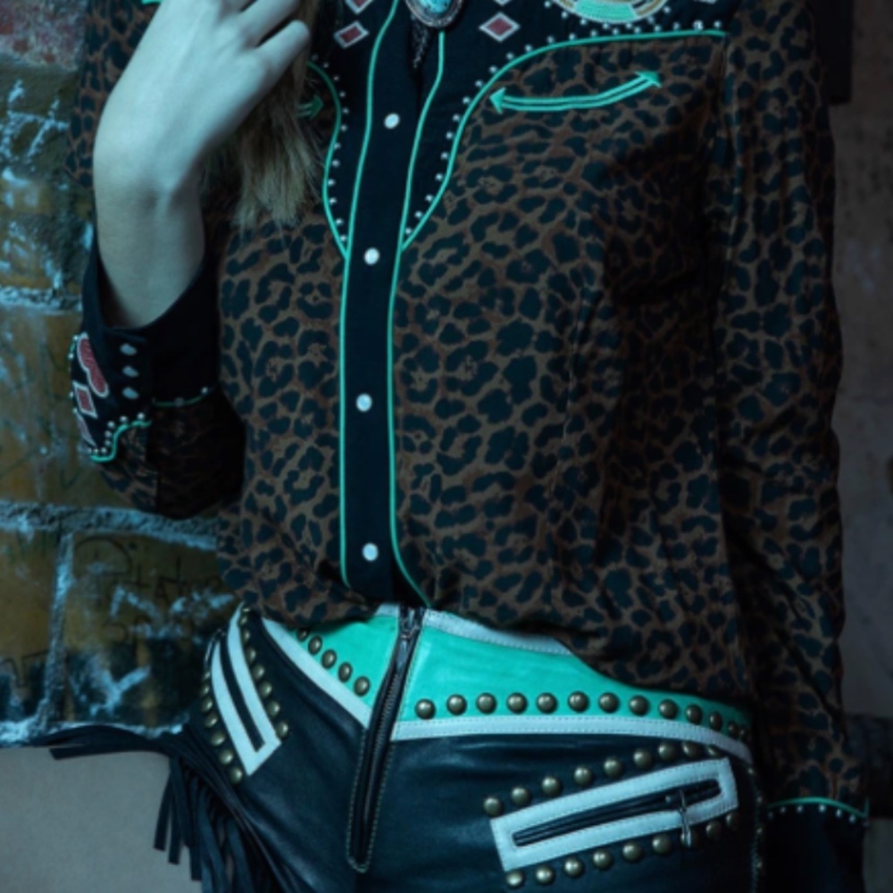 ISO.  Double D Ranch ’Jim’s pair-o-dice’ top  (leopard pattern top)